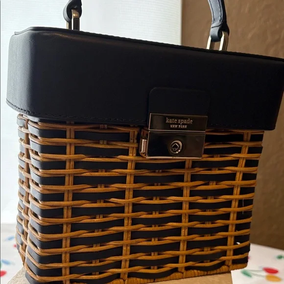 Kate Spade Blazer Blue Voyage Wicker Small Top Handle with/Strap EUC!! - Picture 2 of 15